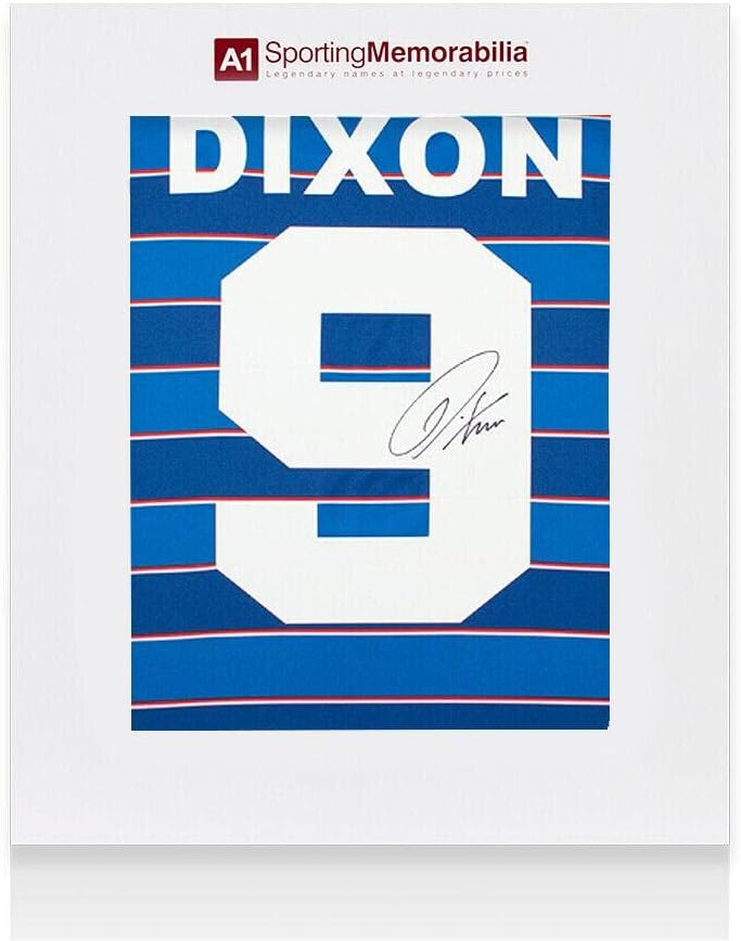 Kerry Dixon Aláírt A Chelsea Póló - 1984-Ben, A 9-Es Számú - Díszdobozban Autogram - Dedikált Foci Mezek
